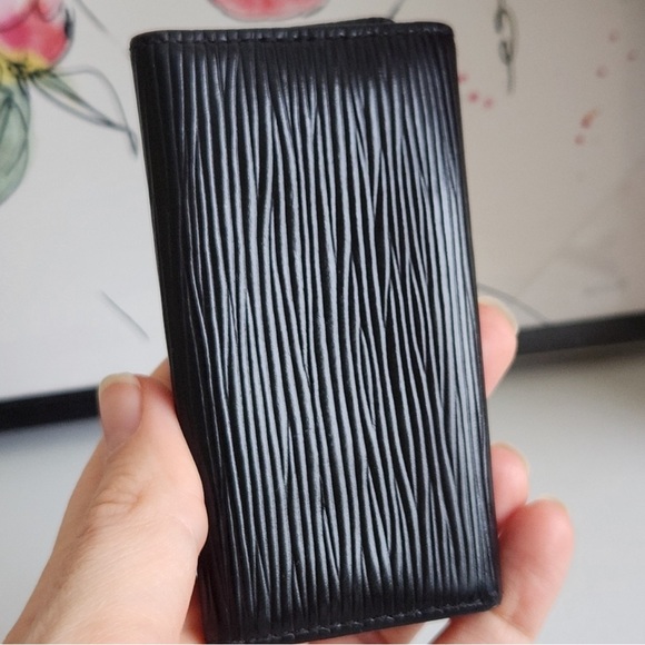 Louis Vuitton Black Epi Leather Key Holder - Picture 2 of 6